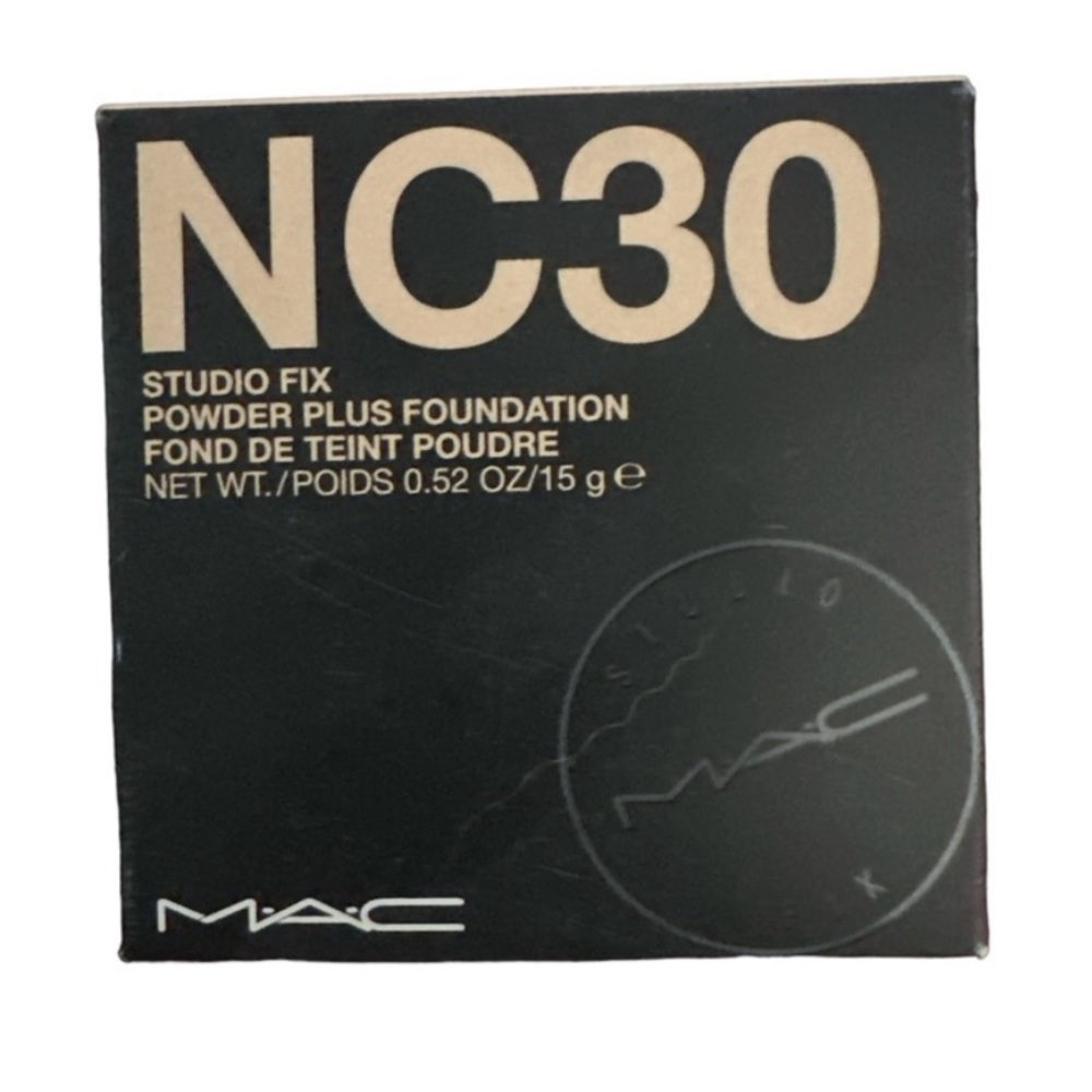 MAC NC30 STUDIO FIX POWDER FOUNDATION